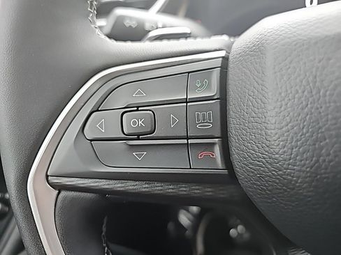 Certified 2025 Jeep Grand Cherokee Altitude image 34