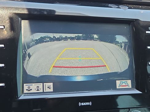 Used 2020 Toyota Camry SE w/ Convenience Package FWD image 16