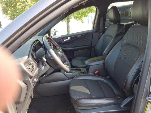 Used 2023 Ford Escape Active w/ Tech Pack #1 FWD image 17