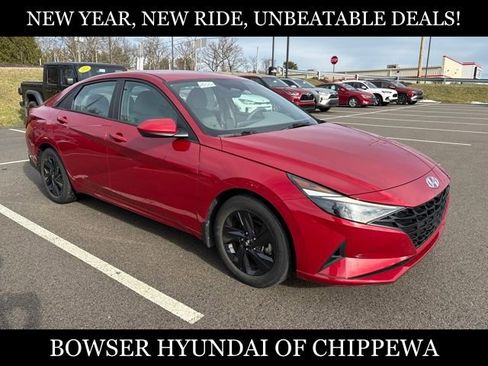 Used 2023 Hyundai Elantra SEL image 7