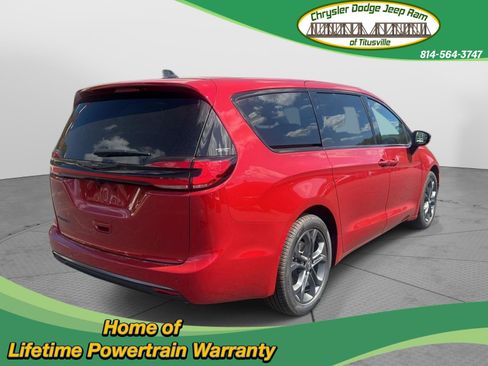 New 2026 Chrysler Pacifica Select image 6