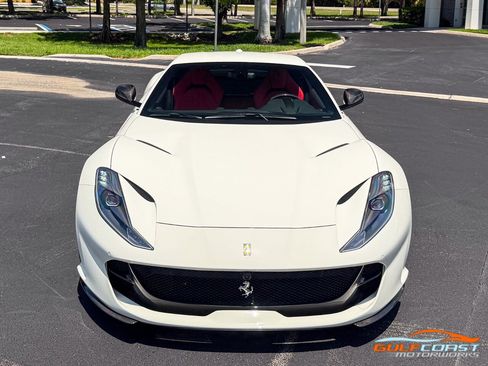 Used 2019 Ferrari 812 Superfast RWD image 5