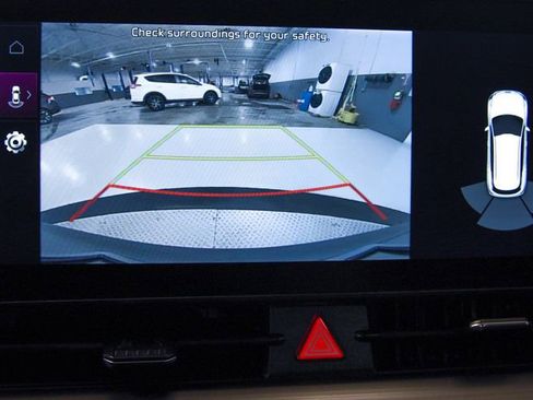 Used 2025 Kia Sportage EX w/ Premium Package image 19