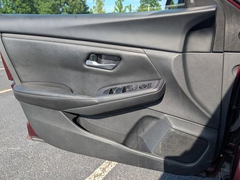 Used 2024 Nissan Sentra SV FWD image 19