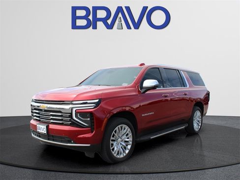Used 2025 Chevrolet Suburban Premier image 1