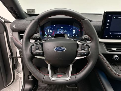 Used 2025 Ford Explorer ST AWD/4WD image 30