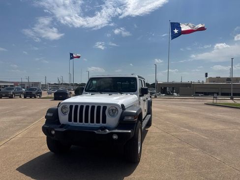 Used 2020 Jeep Gladiator Sport w/ Quick Order Package 24S AWD/4WD image 6