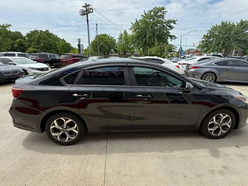 Used 2019 Kia Forte LXS FWD image 8