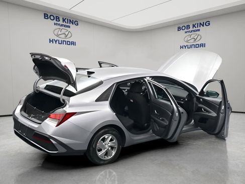 New 2026 Hyundai Elantra SE FWD image 26
