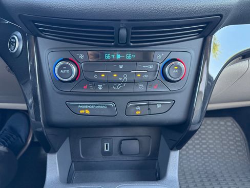 Used 2017 Ford Escape Titanium AWD/4WD image 28