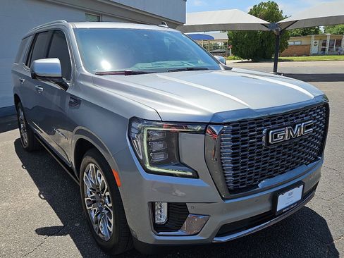 Used 2024 GMC Yukon Denali Ultimate AWD/4WD image 5