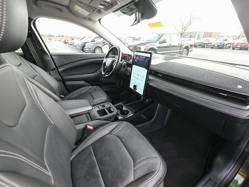 Used 2025 Ford Mustang Mach-E Premium image 24