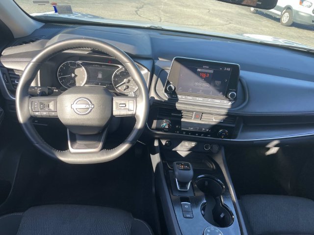 Used 2025 Nissan Rogue SV AWD/4WD image 17