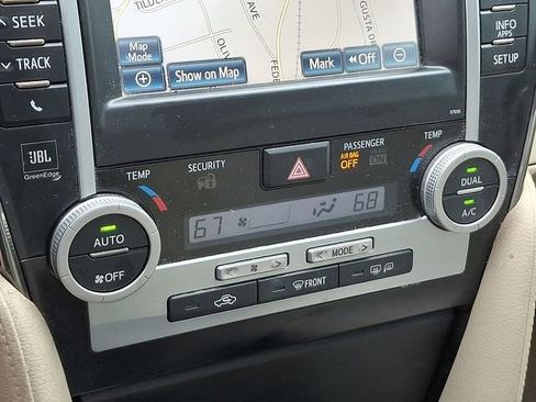 Used 2012 Toyota Camry XLE image 19