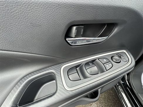 New 2025 Nissan Versa SR image 13