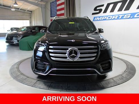 Used 2024 Mercedes-Benz GLS 450 4MATIC w/ AMG Line Exterior image 3
