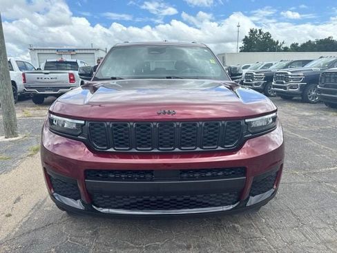 Used 2025 Jeep Grand Cherokee L Laredo AWD/4WD image 8