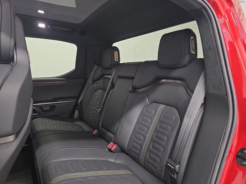 Used 2023 Rivian R1T Adventure AWD/4WD image 21