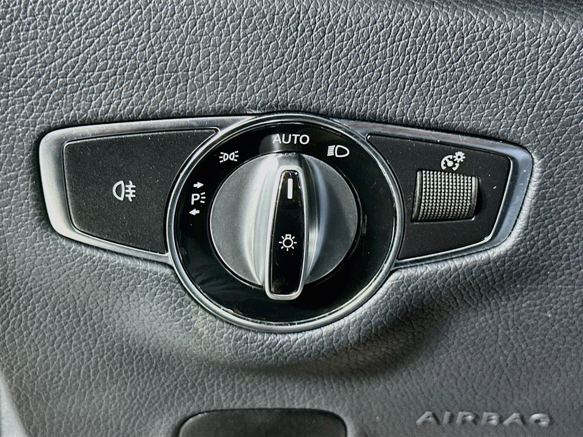 Used 2023 Mercedes-Benz E 350 4MATIC Sedan image 17