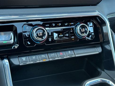 Used 2024 GMC Sierra 3500 Denali Ultimate image 22