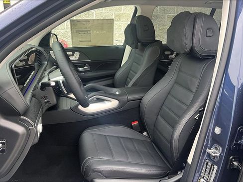 New 2026 Mercedes-Benz GLS 450 4MATIC image 9