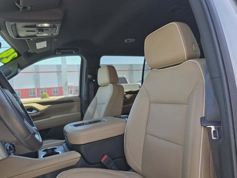 Used 2024 Chevrolet Suburban Premier image 12