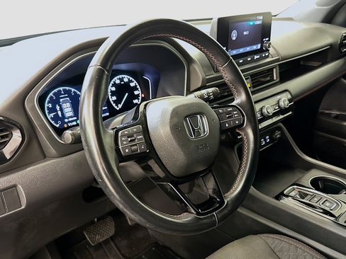 Used 2023 Honda Pilot Sport image 18
