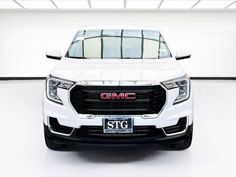 Used 2024 GMC Terrain SLE AWD/4WD image 2