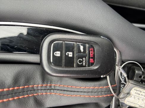 Used 2025 Honda HR-V Sport image 21