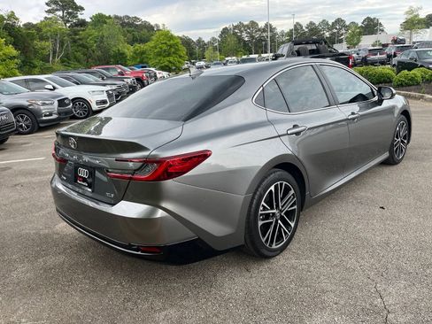 Used 2026 Toyota Camry XLE FWD image 5