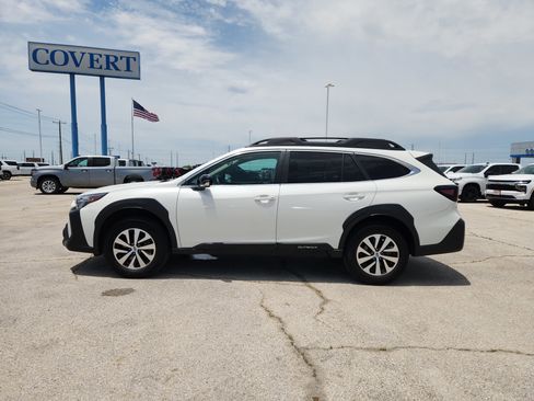 Used 2024 Subaru Outback Premium AWD/4WD image 4