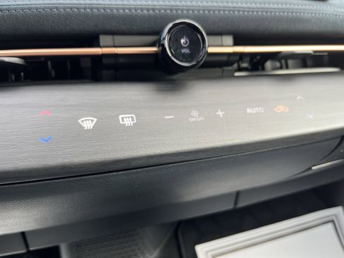 Used 2024 Nissan Ariya AWD image 29