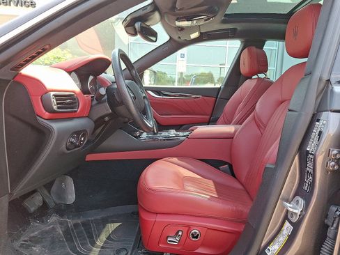 Used 2022 Maserati Levante Modena image 12