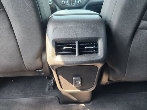 Used 2020 Chevrolet Equinox LT image 18