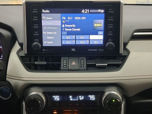 Used 2021 Toyota RAV4 XLE Premium image 20