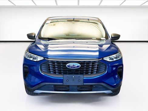 Used 2023 Ford Escape Active w/ Cold Weather Package image 2