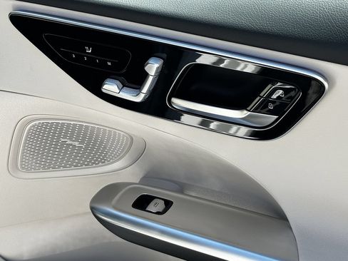 Certified 2025 Mercedes-Benz C 300 Sedan image 17