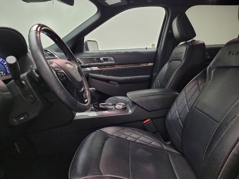 Used 2018 Ford Explorer Platinum AWD/4WD image 17