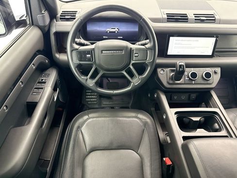 Used 2023 Land Rover Defender 110 X-Dynamic SE image 10
