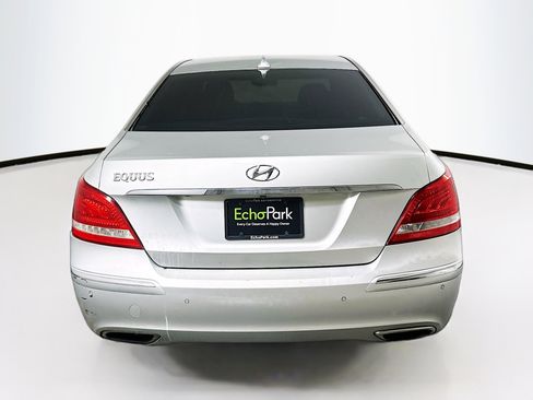 Used 2012 Hyundai Equus Signature RWD image 7