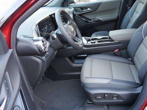 New 2026 Chevrolet Equinox LT image 8