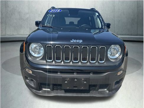 Used 2018 Jeep Renegade Latitude AWD/4WD image 6