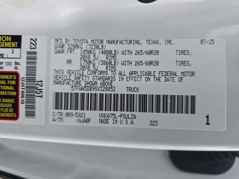 Used 2025 Toyota Tundra Limited image 34