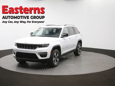 Used 2022 Jeep Grand Cherokee Limited 4xe w/ Luxury Tech Group II AWD/4WD image 58