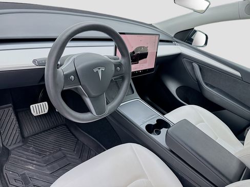 Used 2023 Tesla Model Y Performance AWD/4WD image 7