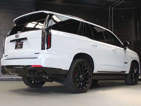 Used 2026 Cadillac Escalade V AWD/4WD image 12