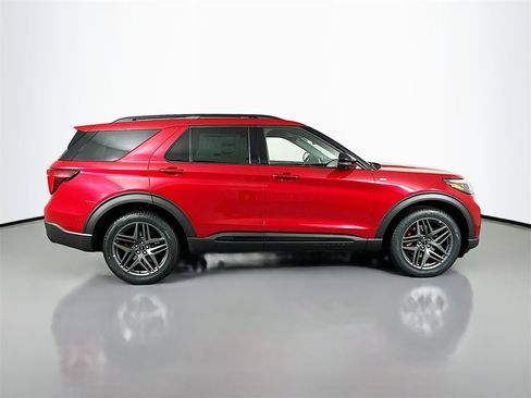 New 2026 Ford Explorer ST-Line w/ ST-Line Street Pack image 8