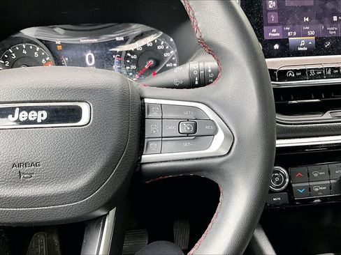 Used 2024 Jeep Compass Trailhawk AWD/4WD image 25