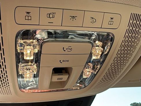 Certified 2021 Mercedes-Benz GLB 250 4MATIC w/ Premium Package image 34