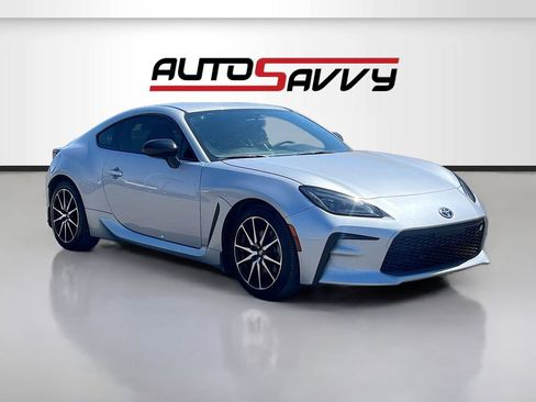 Used 2023 Toyota GR86 image 1